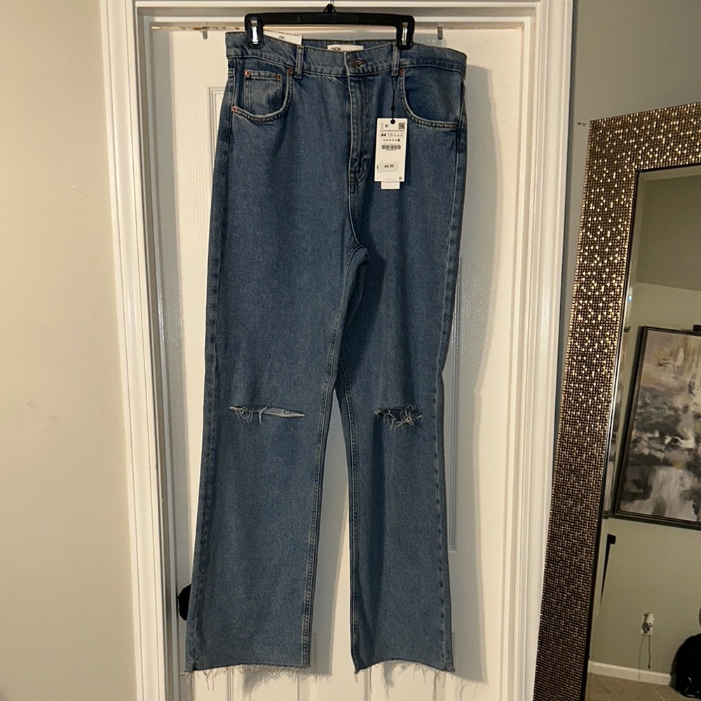Zara Medium-Wash Straight Leg Jeans with Distressed Knee
